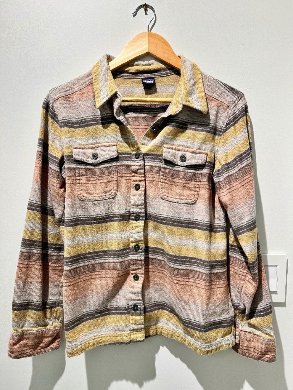 Patagonia Women's Fjord Flannel Shirt | Peach Sherbet Blanket Stripe | Sz. 6